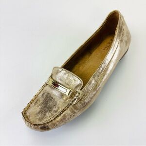 Naturalizer gold slip in loafers Womens Size 8M low heel comfort walking shoe